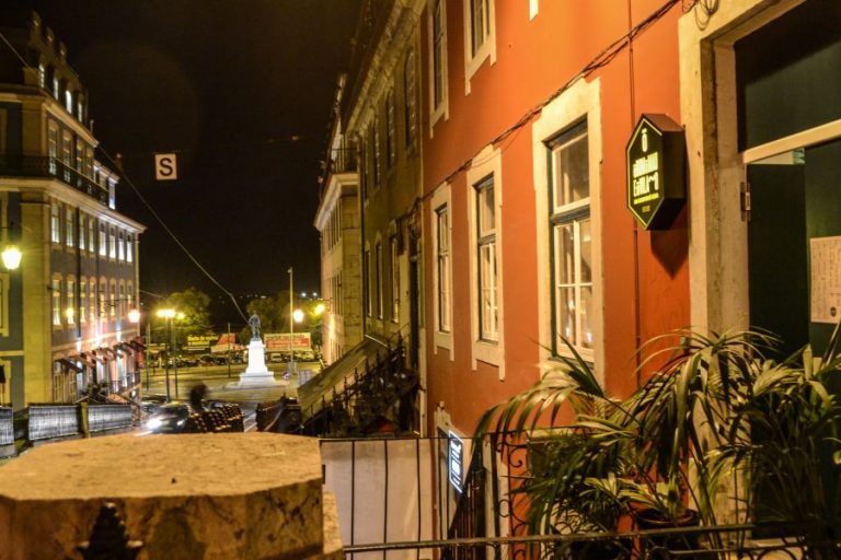 Hora céptica no Bom o Mau e o Vilão